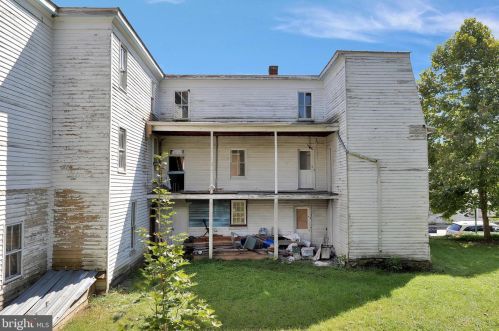 310 Main St, Edinburg VA  22824-9439 exterior