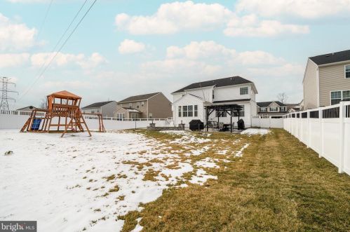 15633 Merrily Way, Woodbridge VA  22193-1097 exterior