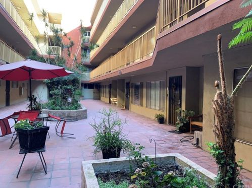 545 Chestnut Ave, Long Beach CA  90802-2278 exterior