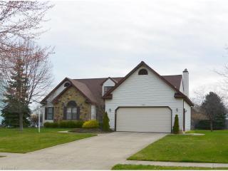 732 Kent Cir, Elyria, OH 44035-8283