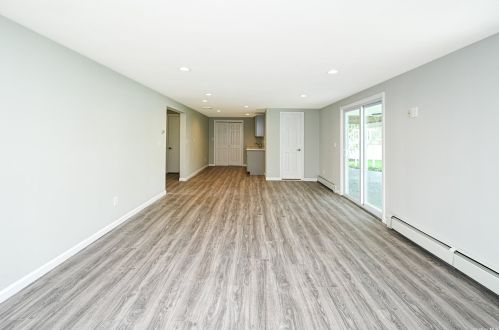 137 Cross Rd, Oakdale NY  11769-2141 exterior