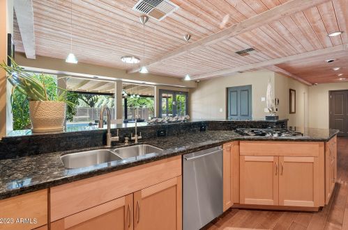 7039 Mcdonald Dr, Scottsdale AZ 85253-5406 exterior