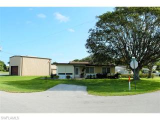 303 Alverdez Ave, Clewiston, FL 33440-3807