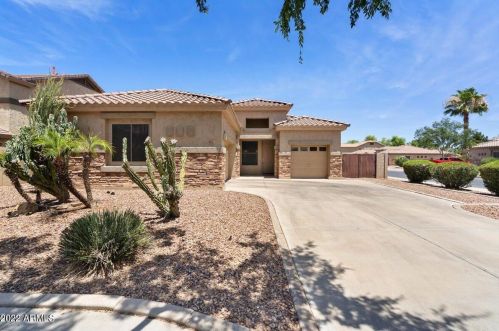 402 Pelican Dr, Chandler, AZ 85286-7795