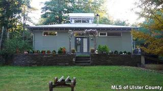 209 Chestnut Hill Rd, Woodstock, NY 12498-2433
