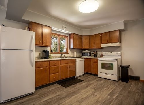 12 Redwood Dr, Greenville PA  16125-1130 exterior