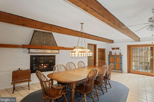 207 Thomas Ave, Riverton NJ 08077-1039 exterior