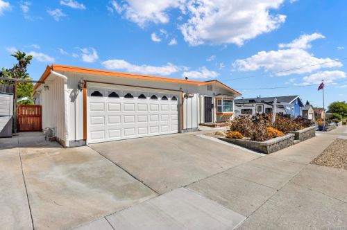 6961 Ballinger Ave, San Diego, CA 92119-1334