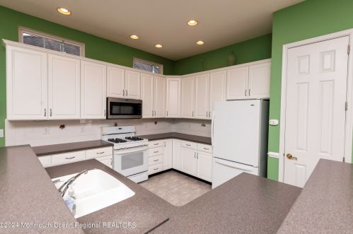 3 Shoal Rd, Jackson Twp NJ  08527-4025 exterior