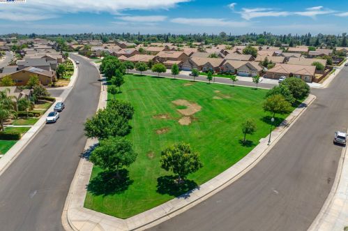 5792 Kerckhoff Ave, Fresno CA  93727-3475 exterior