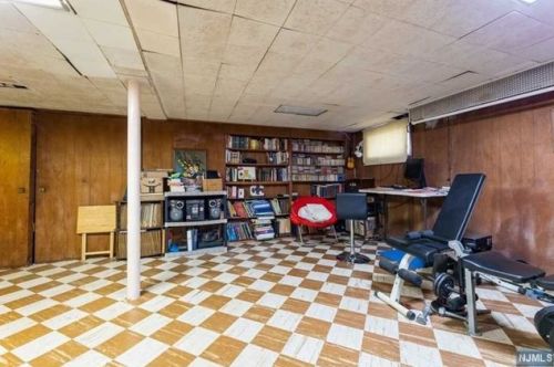 974 Garrison Ave, Teaneck NJ  07666-2619 exterior