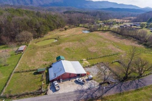 2714 Denton Hayes Rd, Maryville, TN 37803-2041