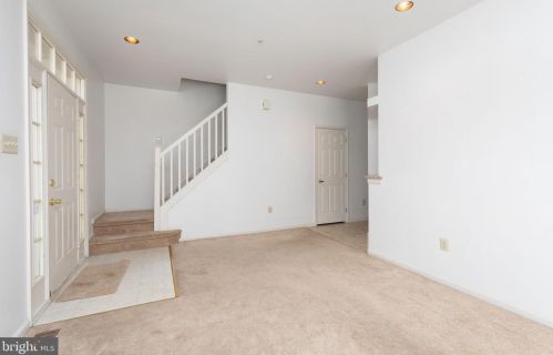 807 Dresher Woods Dr, Dresher PA  19025-1528 exterior