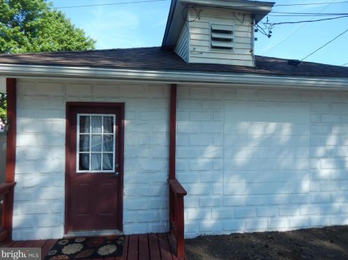 311 Delaware Ave, Lansdale PA 19446-3521 exterior