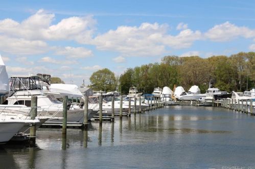 17 River Ln, Deep River CT  06417-1924 exterior