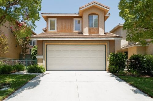 27617 Primrose Ln, Santa Clarita, CA 91384-3787