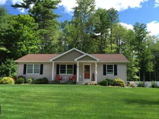 32 Division Rd, Glens Falls, NY 12804-7203
