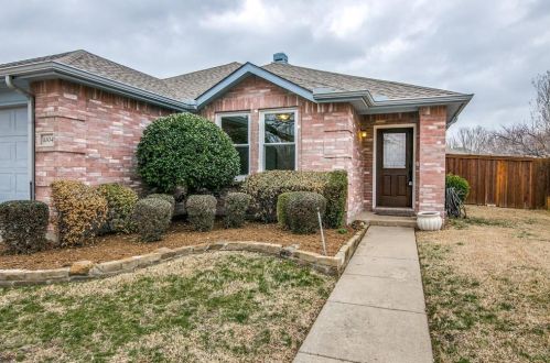 1004 Chilton Dr, St Paul, TX 75098-6941