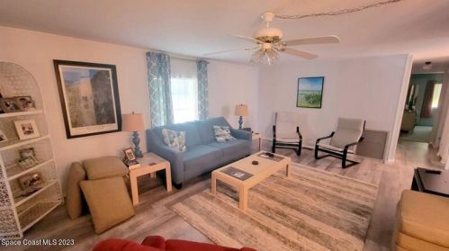 1007 Oriole Cir, Sebastian, FL 32976-7516