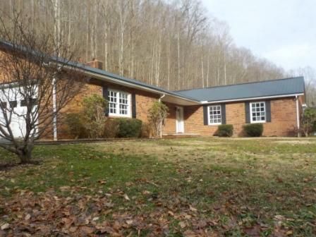 3090 Forest Hills Rd, Forest Hills, KY 41527-8418