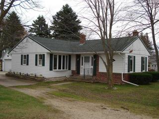 1836 Fond Du Lac Ave, Kewaskum WI  53040-9221 exterior