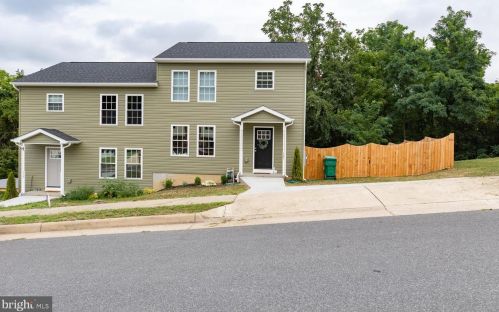 525 Stonewall St, Strasburg, VA 22657-6311