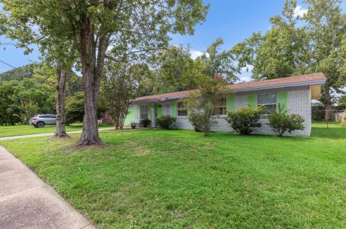 221 Deluna Rd, Fort Walton Beach, FL 32548-6509