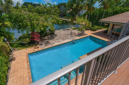 3051 35 St, Hollywood FL 33021-2627 exterior