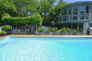 125 Middle Pond Rd, South Hampton, NY 11968-4341