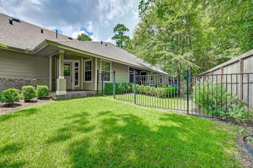 2 Greenwich Pl, Conroe TX  77384-5106 exterior