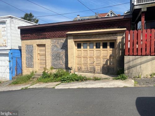 521 Ridge Ave, Primrose, PA 17901-3757