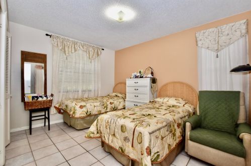 632 9 St, Belle Glade FL  33430-4121 exterior