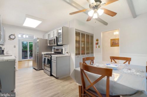 8813 Sylvania St, Lorton VA  22079-1612 exterior