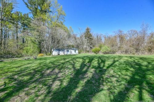 146 Brooksvale Rd, Cheshire, CT 06410-3333