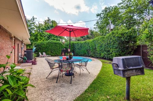 525 Salem Dr, Richardson TX  75080-3352 exterior