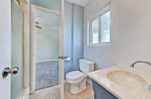 5207 Stevely Ave, Lakewood CA  90713-2114 exterior