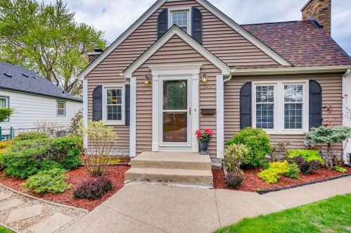 249 Bernard St, Saint Paul, MN 55118-1551