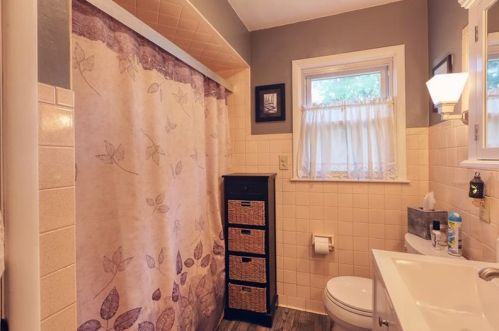 144 Addis Ave, Beaver Falls PA  15010-1016 exterior