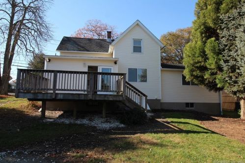 47 Coram Rd, Huntington CT  06484-4076 exterior