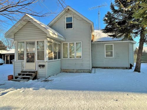 365 Cherry St, Worcester, WI 54555-1241