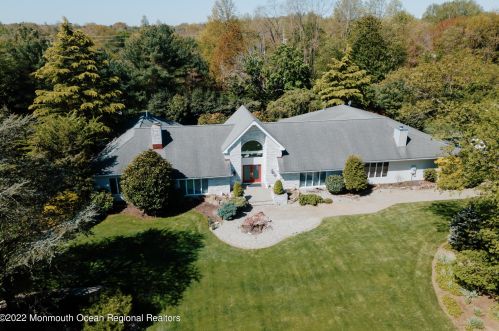 97 Mitchell Pl, Little Silver, NJ 07739-1654