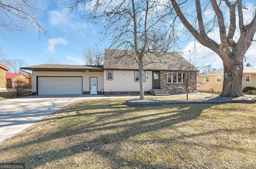 844 37th Ave, Saint Cloud, MN 56303-2147