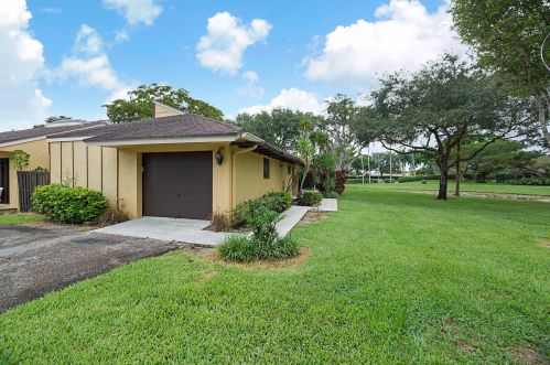 11818 Timbers Way, Boca Raton, FL 33428-5567