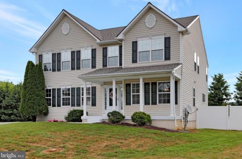 39 Winchester Ct, Harpers Ferry, WV 25425-3625