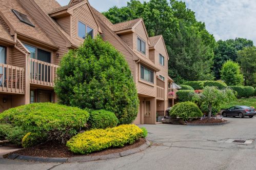 242 Talcottville Rd, Vernon CT  06066-4633 exterior