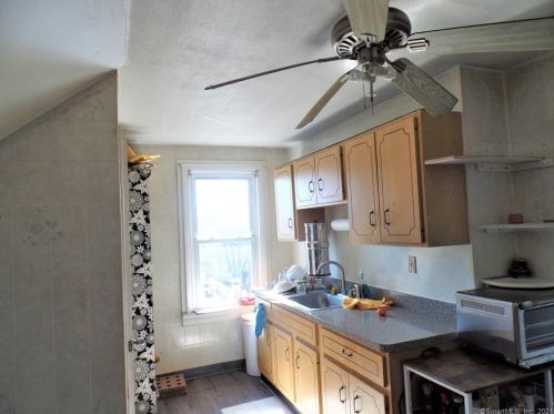 71 Merchant St, Bridgeport CT  06604-2214 exterior