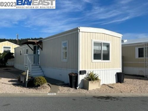 208 2nd Ave, Pacifica CA  94044-2202 exterior
