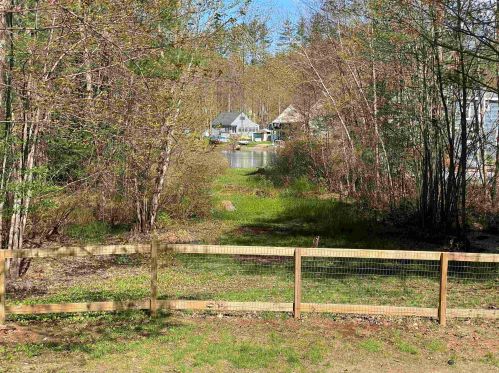 40 Emerald Dr, Hillsboro NH  03244-5021 exterior