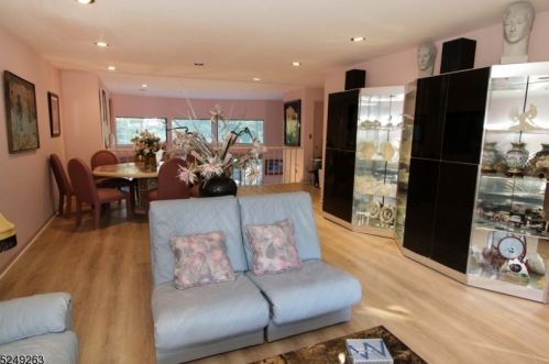 1 Durar Ave, Ridgewood NJ exterior