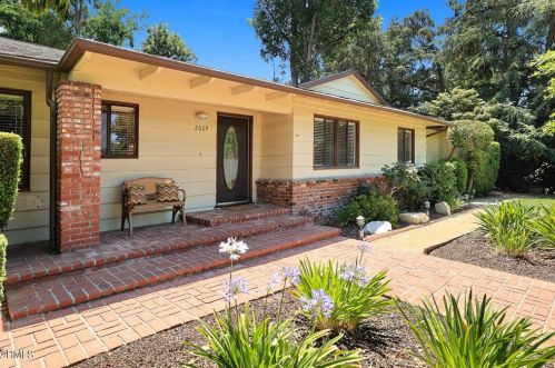 2009 Tulip Tree Ln, La Canada, CA 91011-1528
